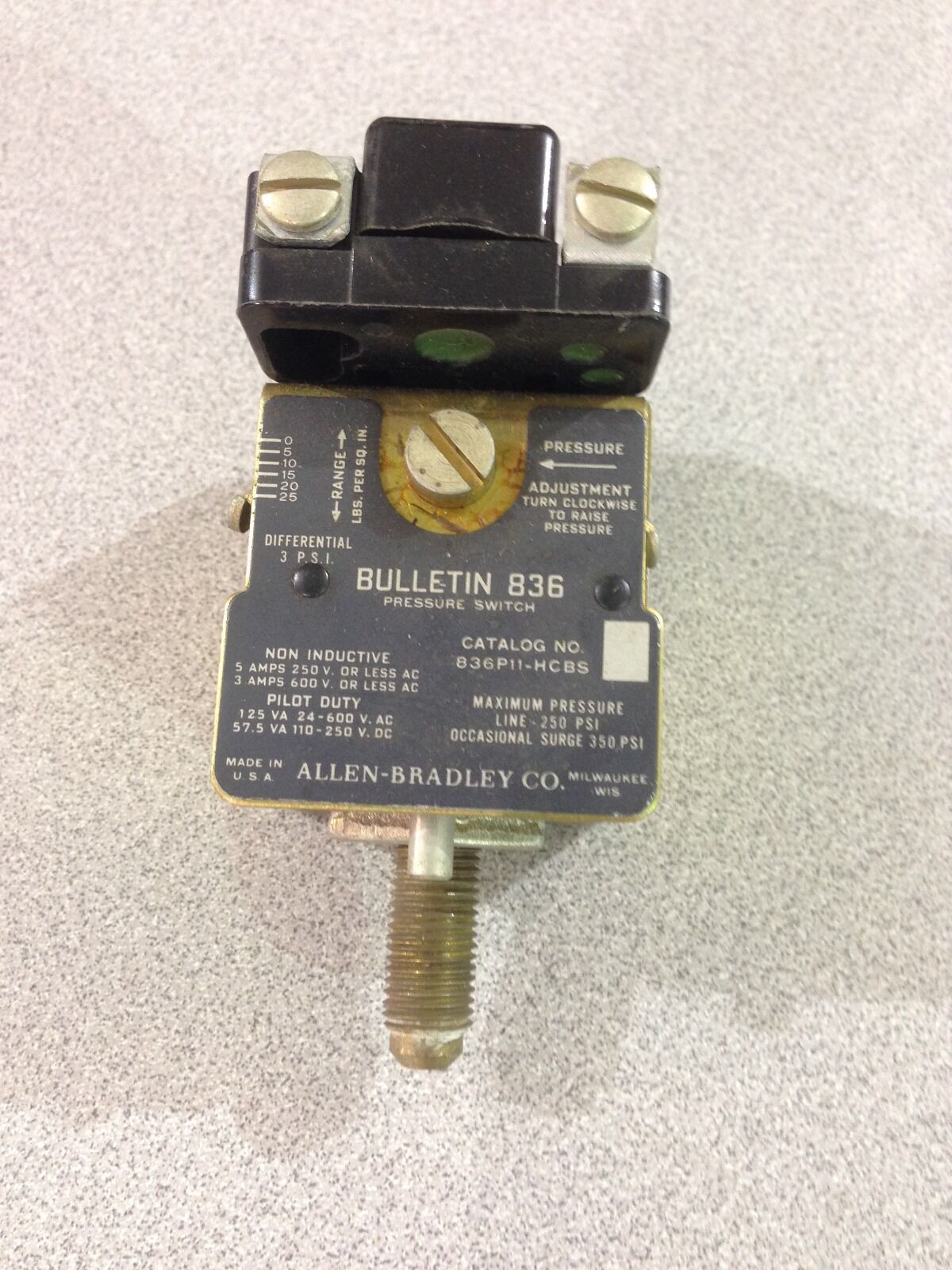 USED ALLEN-BRADLEY PRESSURE CONTROL SWITCH 836P11-HCBS (D14)