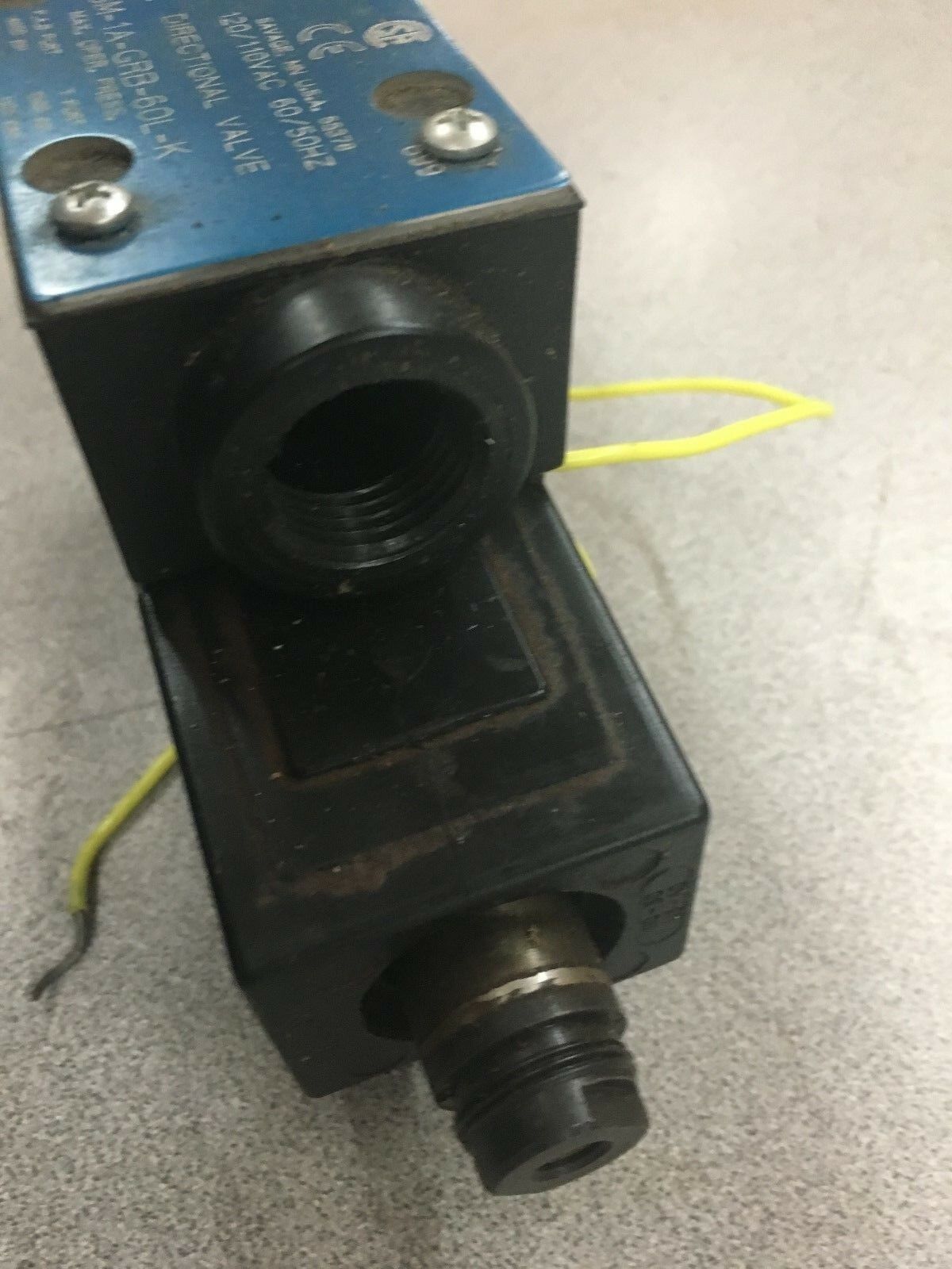 NEW NO BOX CONTINENTAL HYDRAULICS DIRECTIONAL VALVE VS5M-1A-GRB-60L-K