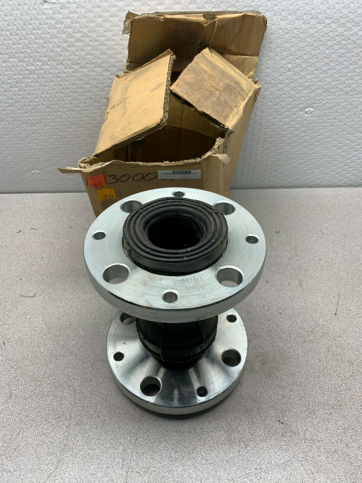 NEW IN BOX METRAFLEX T2" NEOPRENE EXPANSION JOINT 50MM