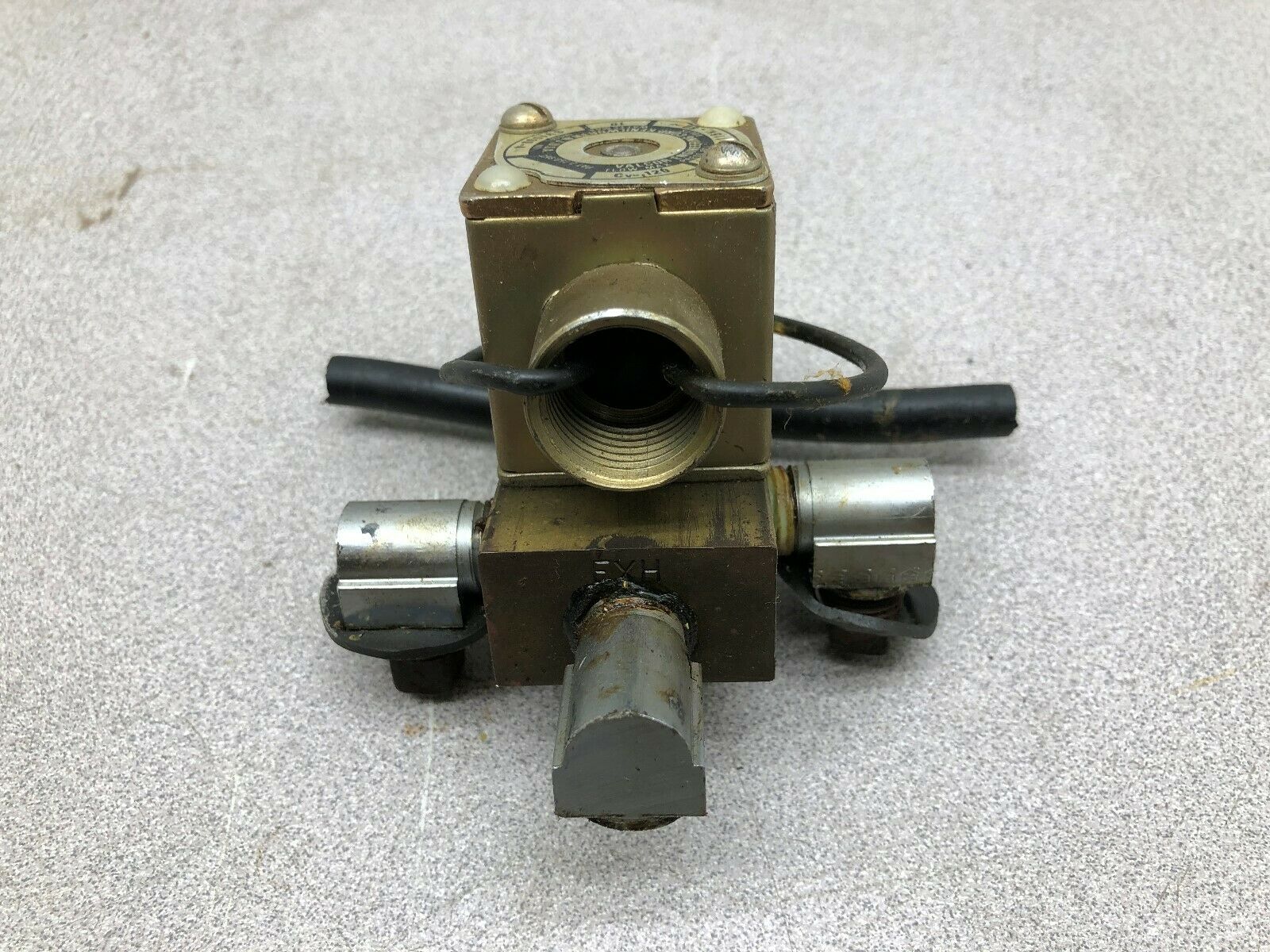USED VALCOR 115 VAC 125 PSI SOLENOID VALVE SV1000-4