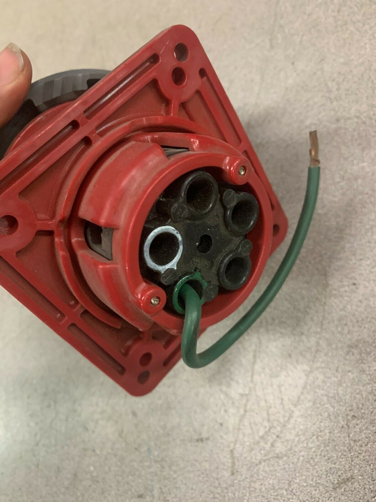 USED HUBBELL Pin & Sleeve Watertight Receptacle 530R7W