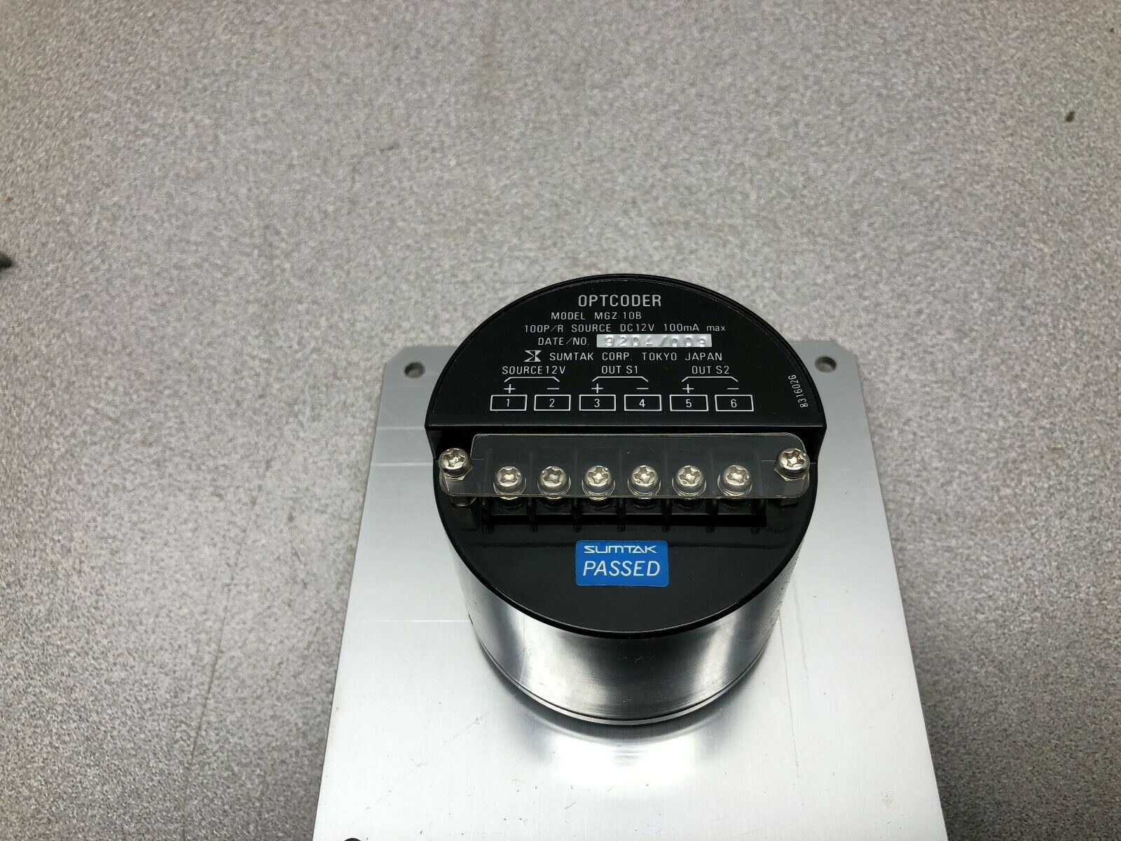 NEW NO BOX YASNAC 12 DC 100 MA 100 PULSE / REV OPTCODER MGZ-10B