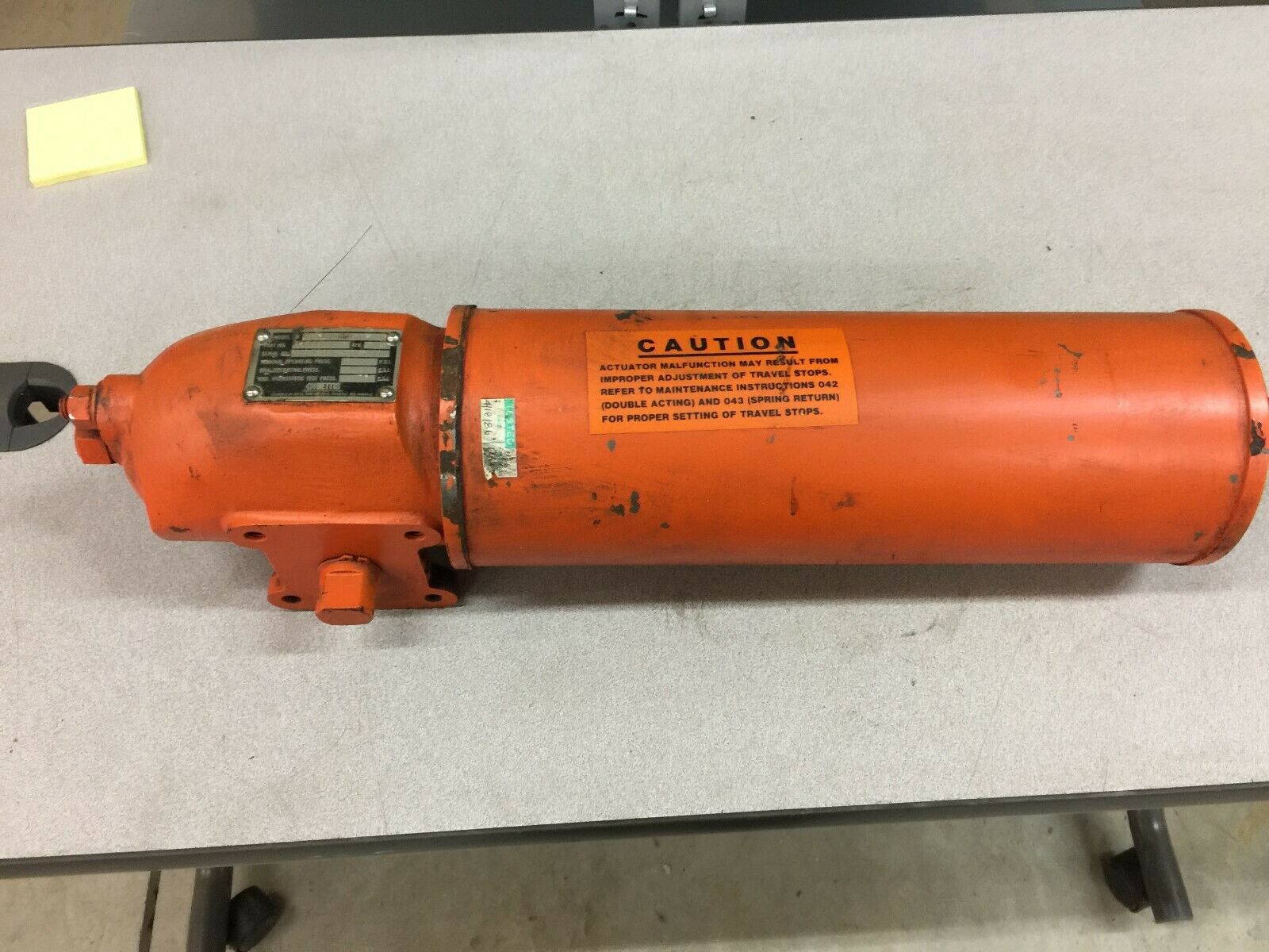 USED GH BETTIS PNEUMATIC SPRING RETURN ROTORY ACTUATOR CB520-SR60