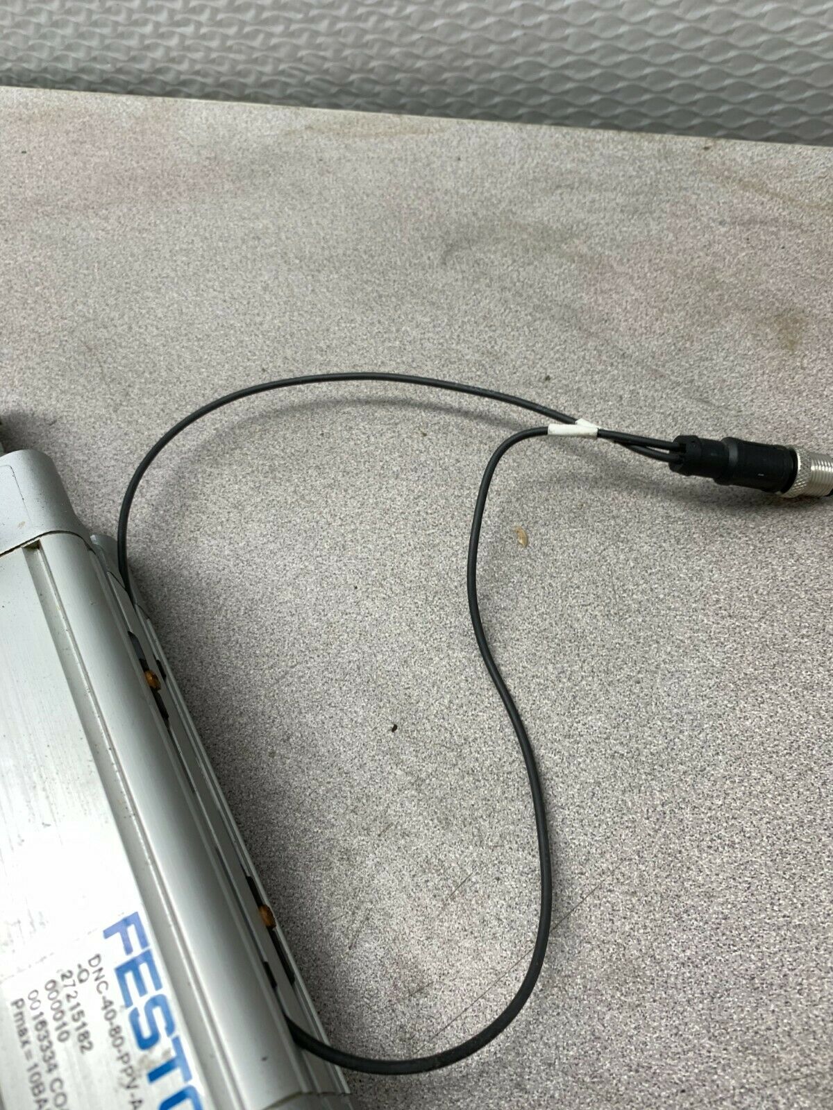 NEW NO BOX FESTO PNEUMATIC CYLINDER DNC-40-80-PPV-A-Q