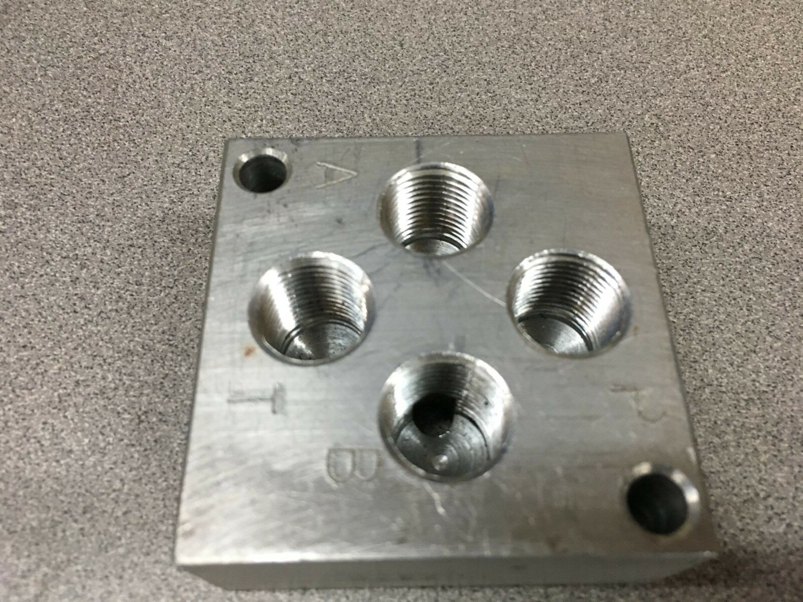 NEW NO BOX SUN HYDRAULICS MANIFOLD SPD2320