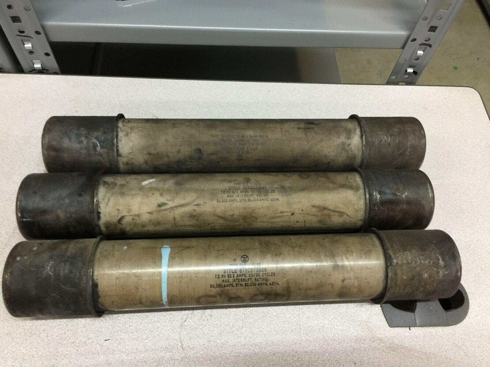 USED (LOT OF 3) WESTINGHOUSE TYPE CLE-1 7.2KV 80E AMPS FUSES 677C573G05