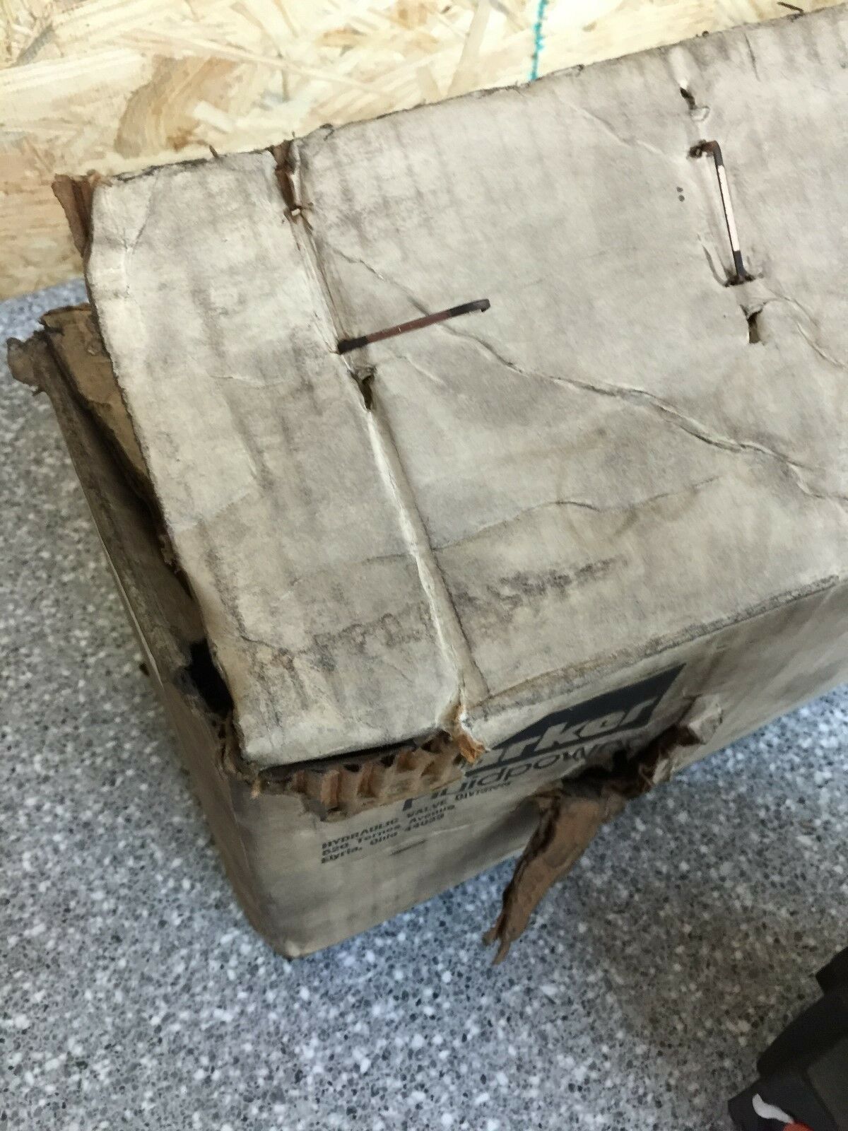 NEW IN BOX PARKER 110/120V HYDRAULIC SOLENOID VALVE R10S2YH853X2223