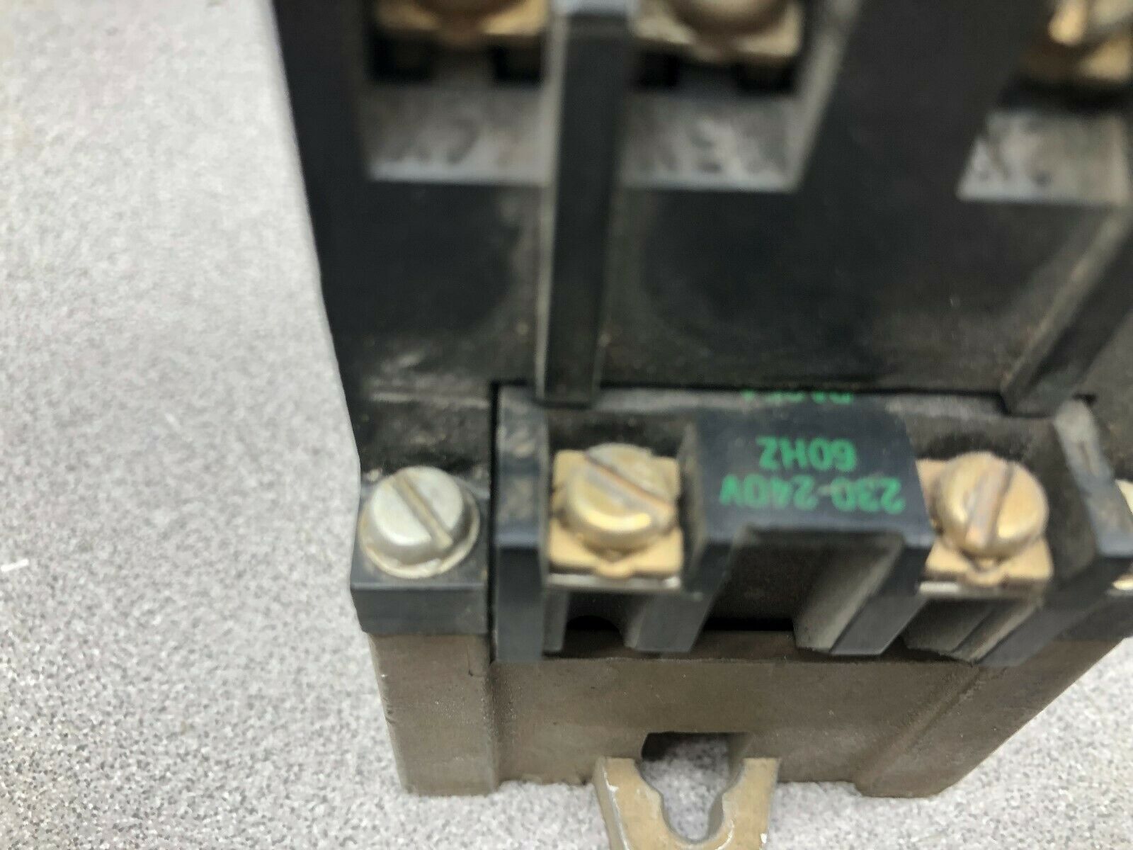 USED ALLEN BRADLEY 240 VAC LATCHING RELAY 700-PLL11A2 / 700-P400A1
