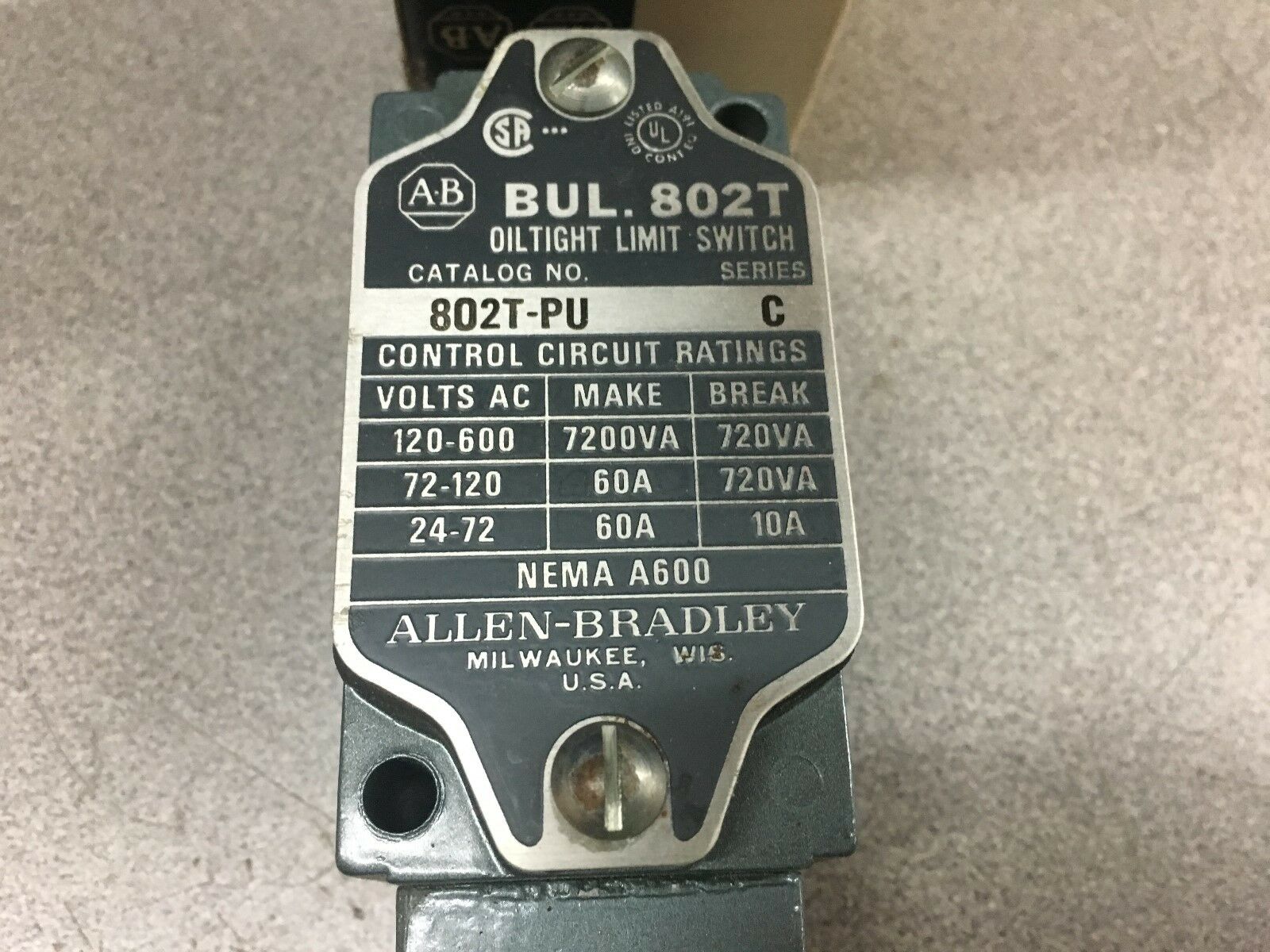 NEW IN BOX ALLEN BRADLEY LIMIT SWITCH 802T-PU SERIES C