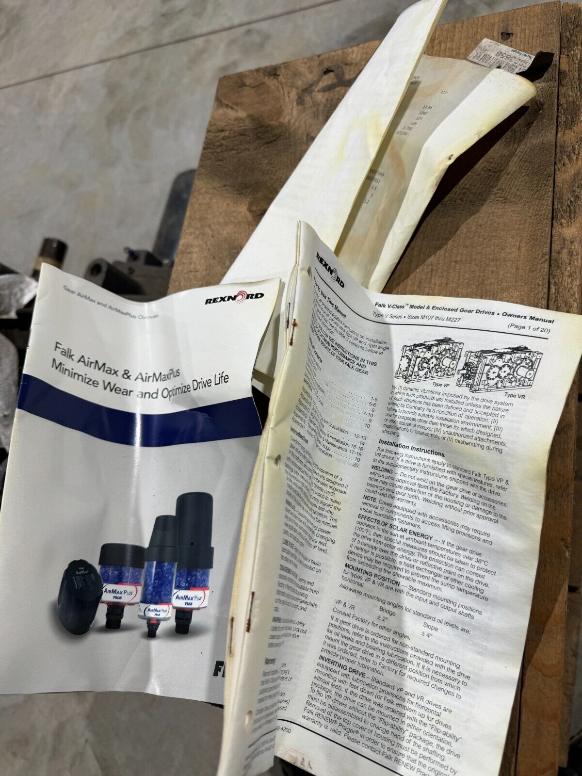 NEW FALK V-CLASS ENCLOSED GEAR DRIVE REDUCER 14.34 RATIO M117VPC2