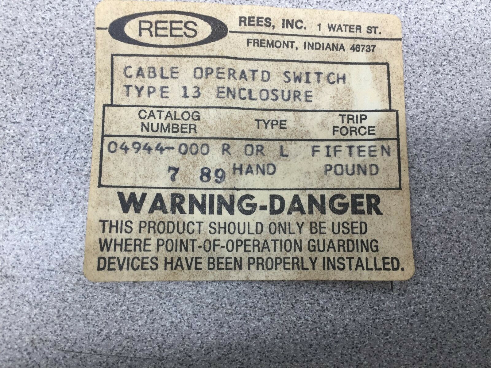 USED REES CABLE OPERATED SWITCH 15# TRIP FORCE RIGHT OR LEFT HAND 04944-000
