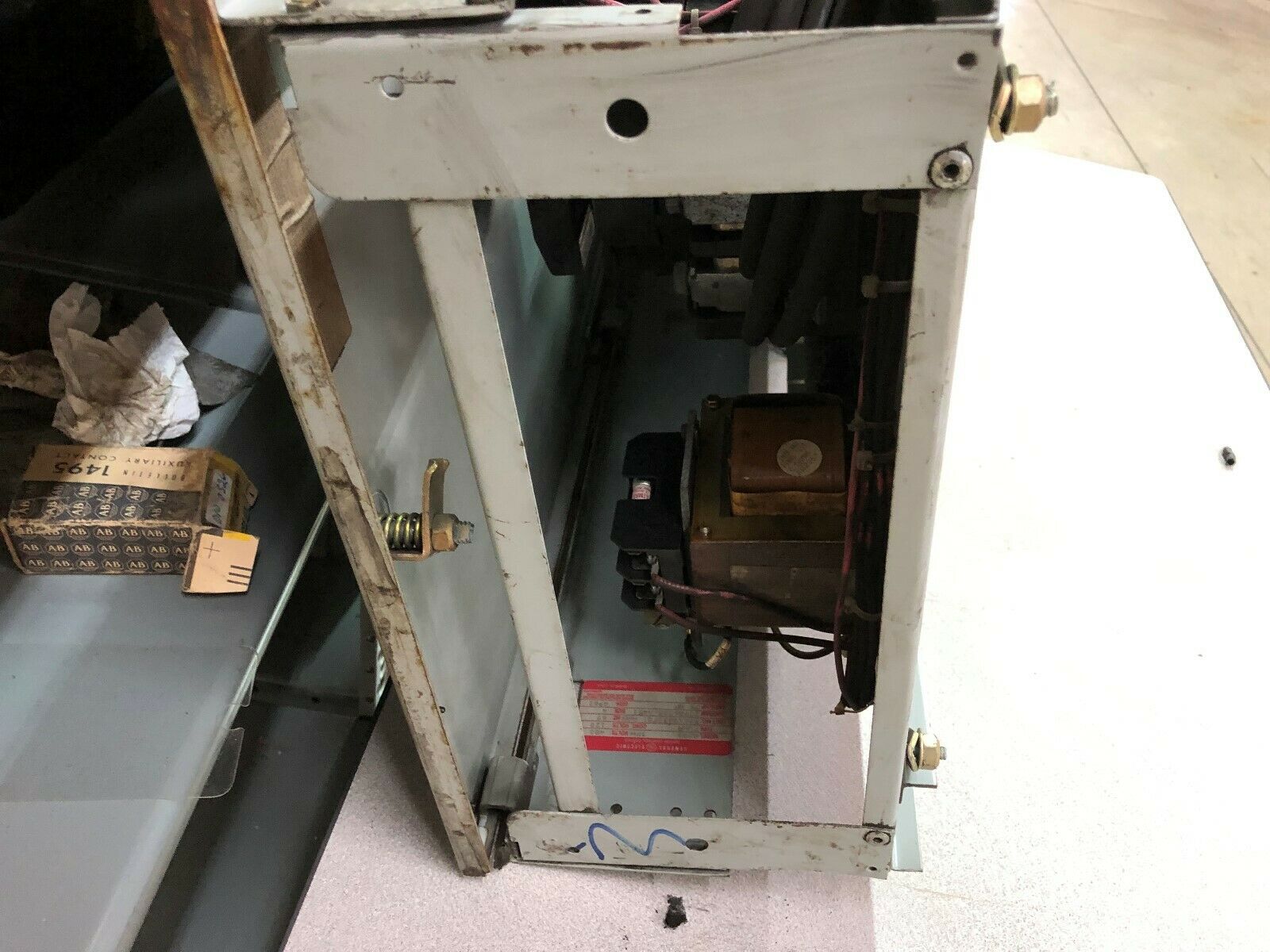 USED GE 8000 FVNR SIZE 4 75 HP 480 VAC 120 VAC COIL 30" MCC BUCKET 596X0830F01 A