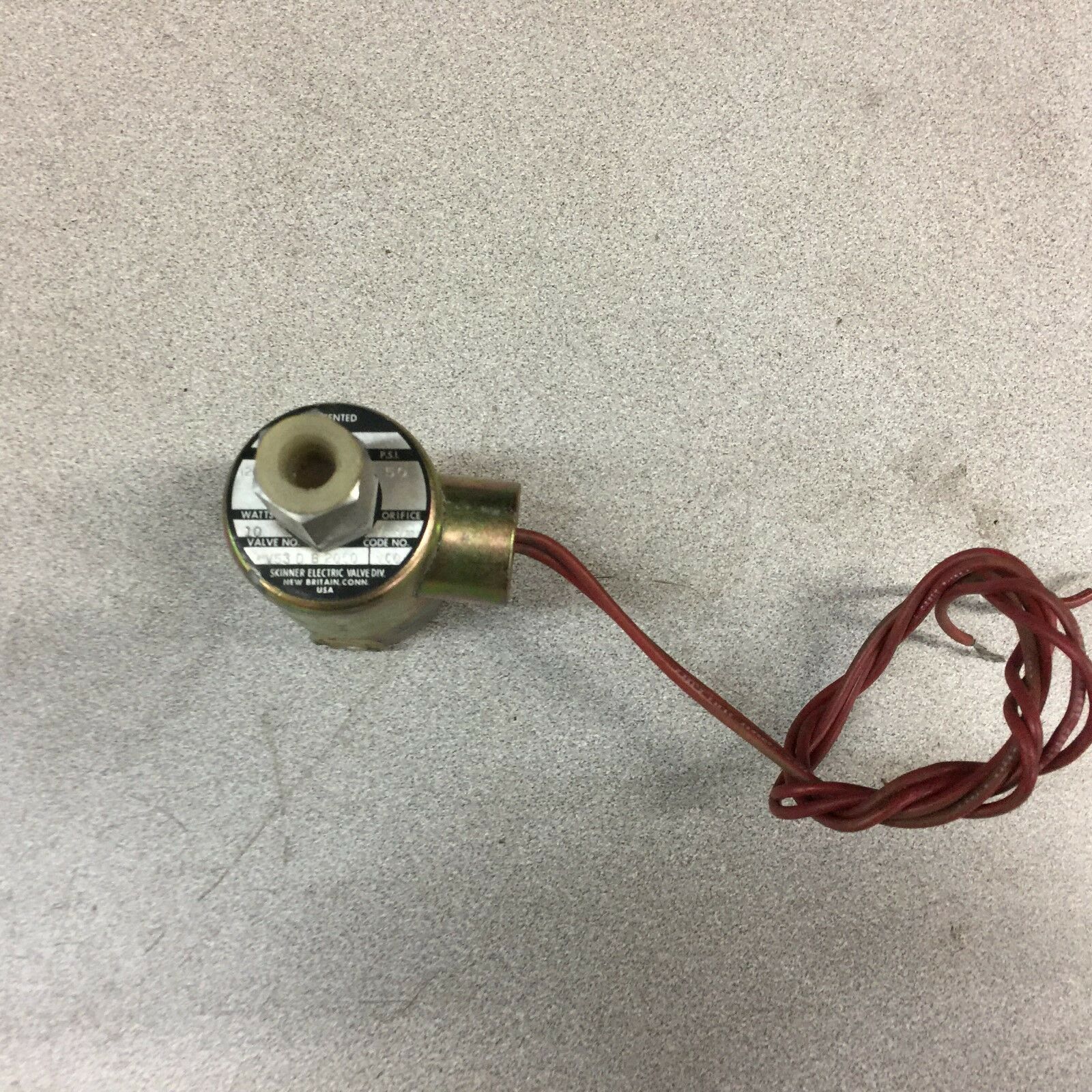 NEW NO BOX SKINNER 1/8NPT 50PSI 120VAC SOLENOID VALVE V53DB2050