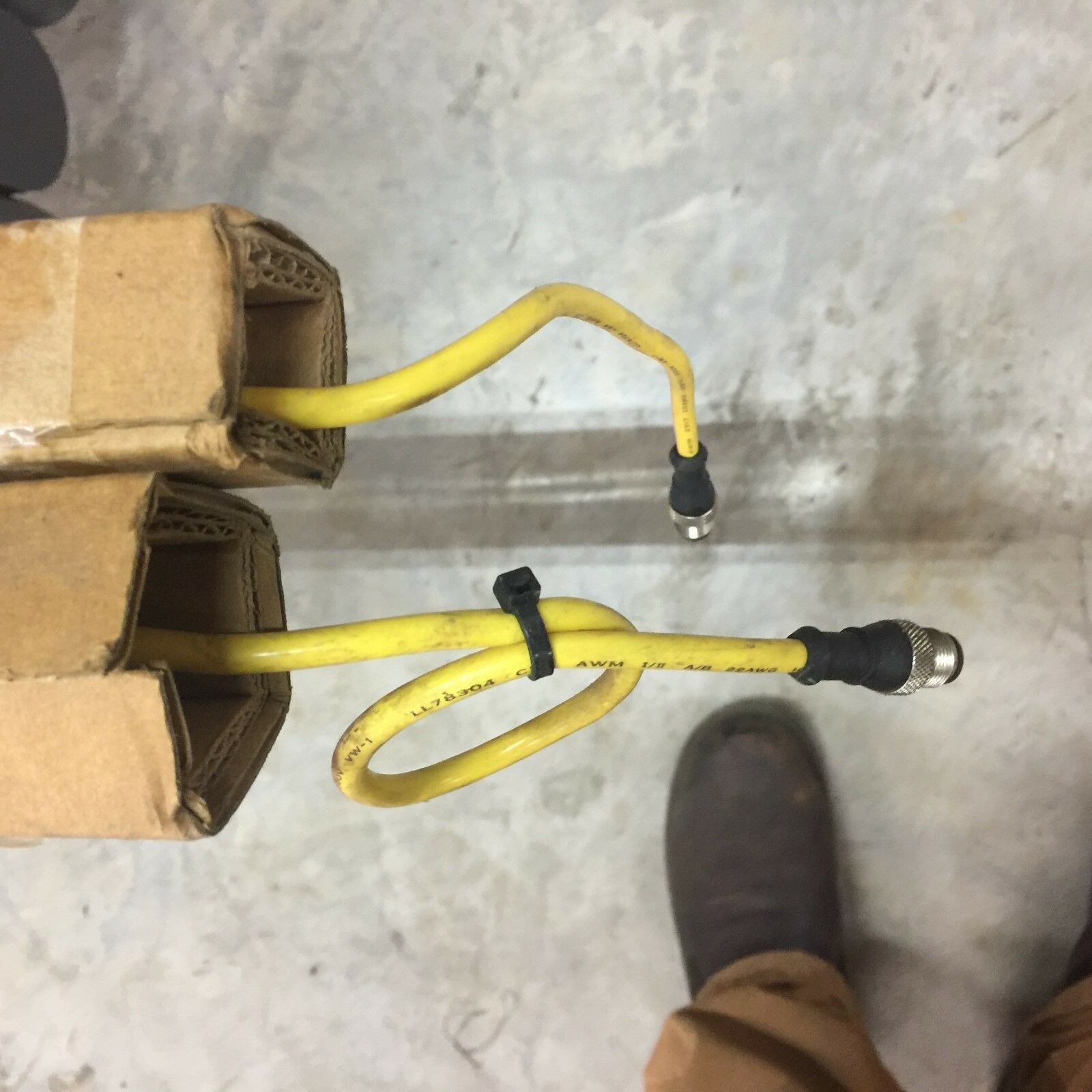 USED BANNER 60" EZ SCREEN SET SLPR25-1530P8 RECIEVER / SLPE25-1530P8 EMMITTER