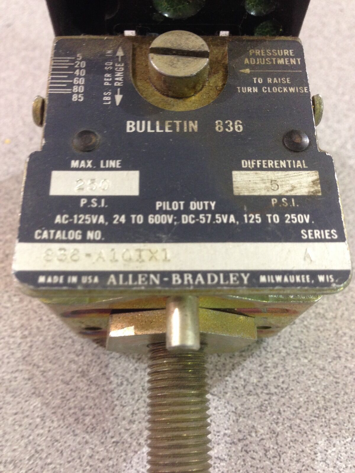 USED ALLEN-BRADLEY PRESSURE CONTROL SWITCH 836-A101X1 SERIES A (D14)