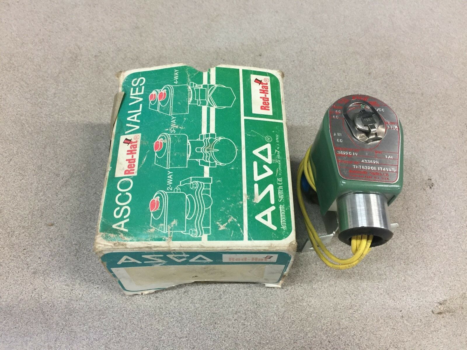 NEW IN BOX ASCO 1/4"NPT 24VDC 60PSI SOLENOID VALVE THT8320B174VM8