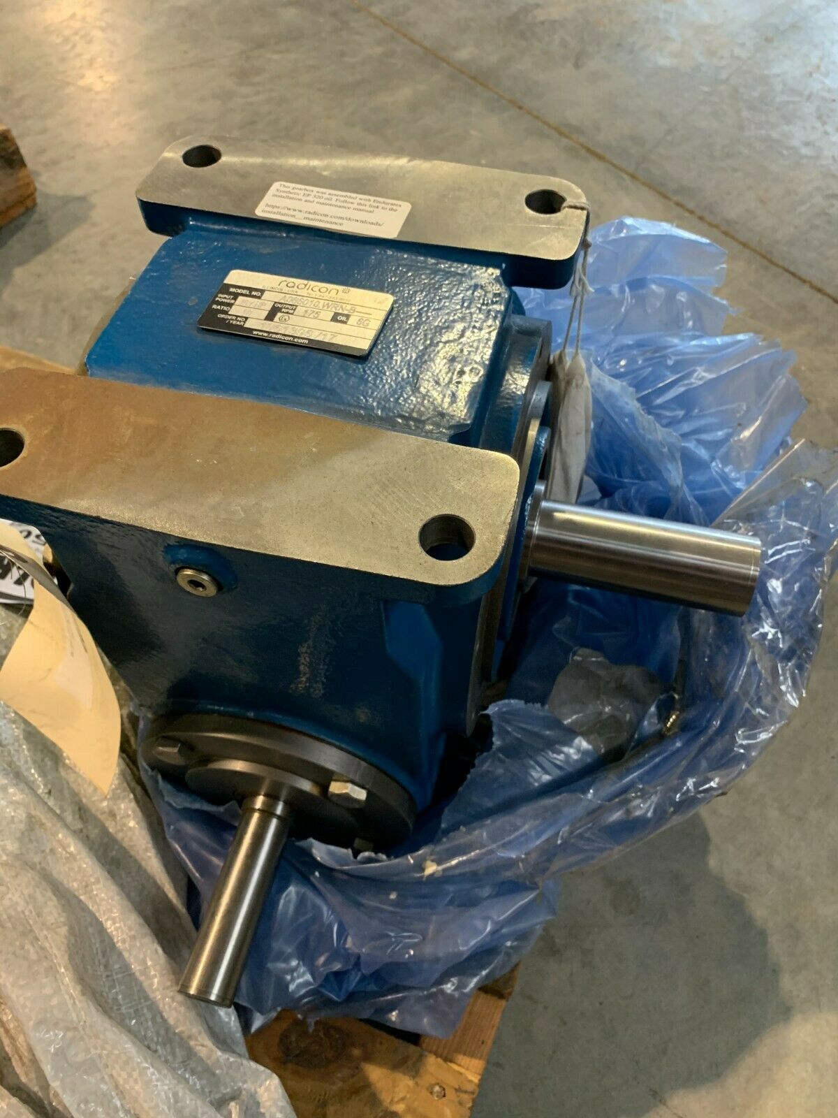 NEW RADICON A086010.RAS 10:1 RATIO GEAR REDUCER SPEED BOX A086010.WRN-B