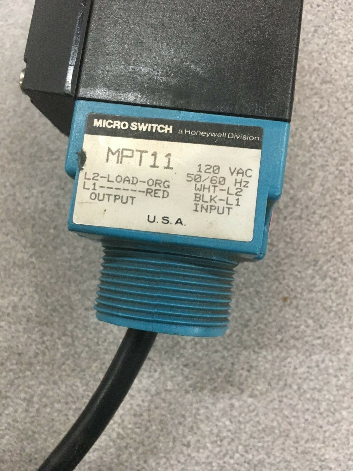 USED MICRO SWITCH MPR6 RECEIVING HEAD SENSOR WITH MPT11 BASE