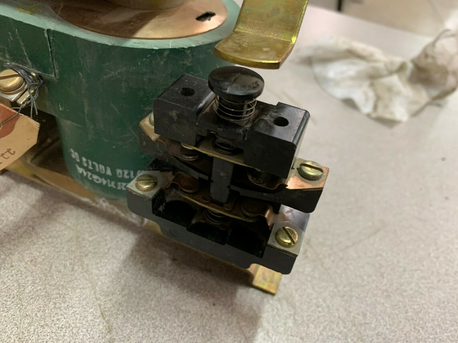 NEW NO BOX GENERAL ELECTRIC RELAY IC2820B200AF32E WITH COIL 22D14G24A