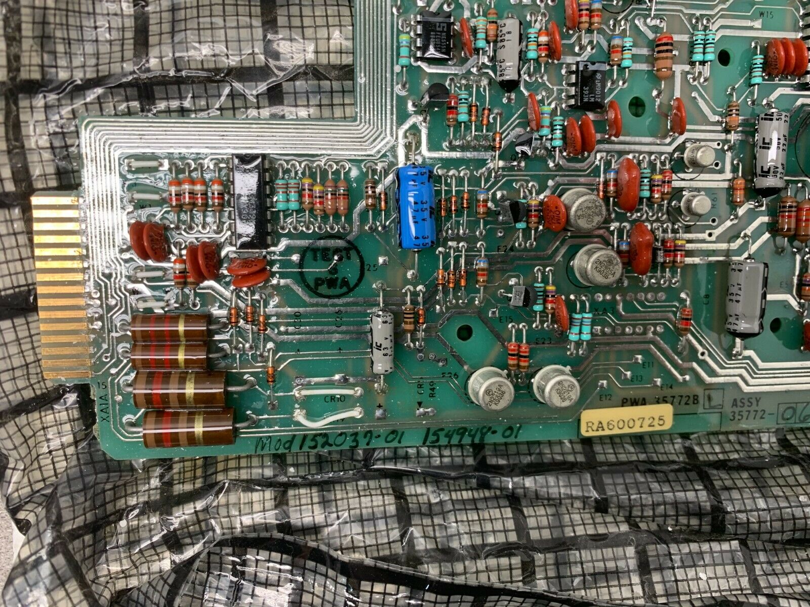 NEW NO BOX BENTLY NEVADA 35772-06-02-02-01-01-03-15 CIRCUIT BOARD 152037-01