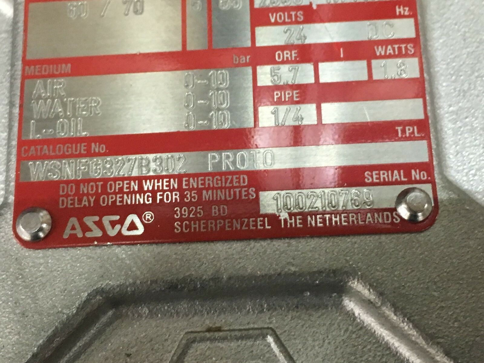 NEW NO BOX ASCO 1/2"NPTF GLOBE VALVE 8298A001