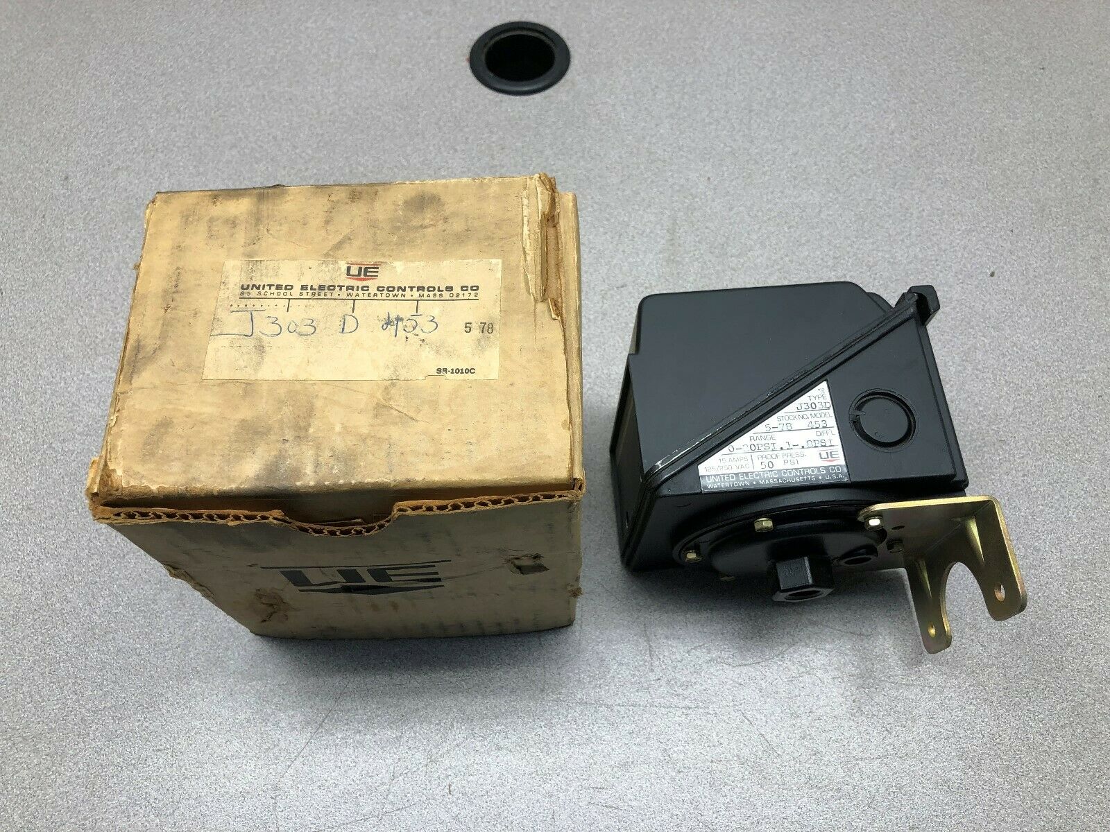NEW IN BOX UNITED ELECTRIC CONTROLS J303D 0-20 PSI PRESSURE SWITCH 5-78 453