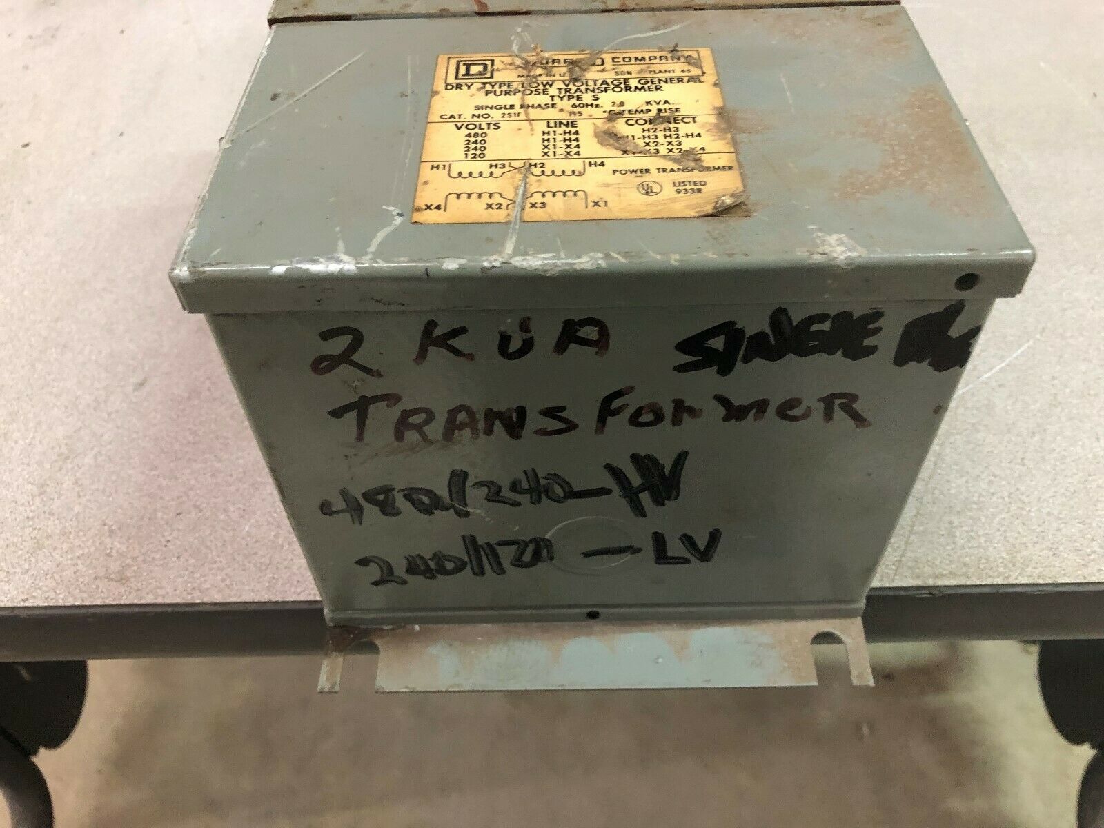 NEW NO BOX SQUARE D 2.0 KVA 480/240 VAC PRI 240/120 VAC SEC TYPE S DRY TYPE TRAN