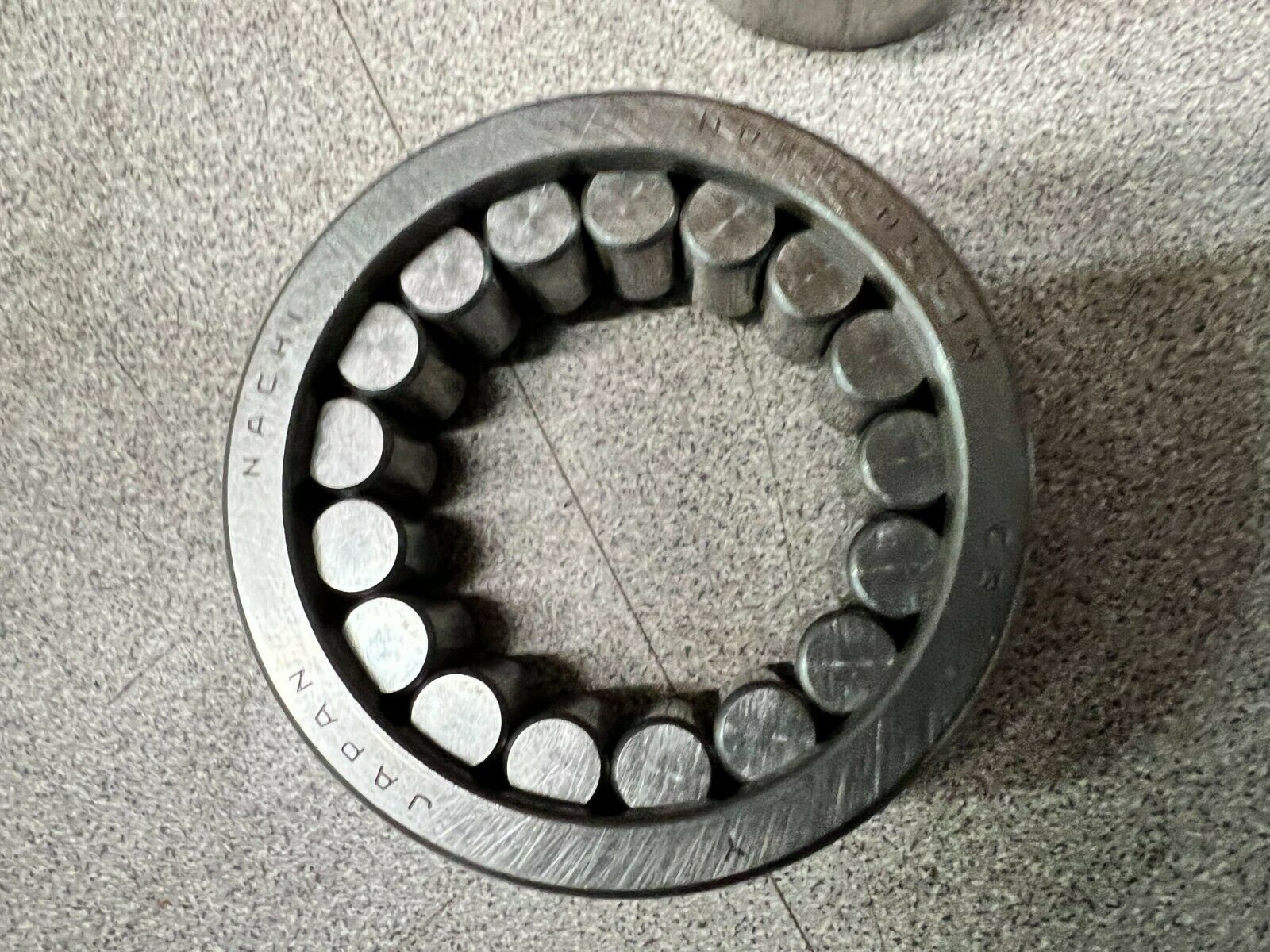 NEW IN BOX NACHI NUK2205S1N NUPK2205S6 BEARING 025-5