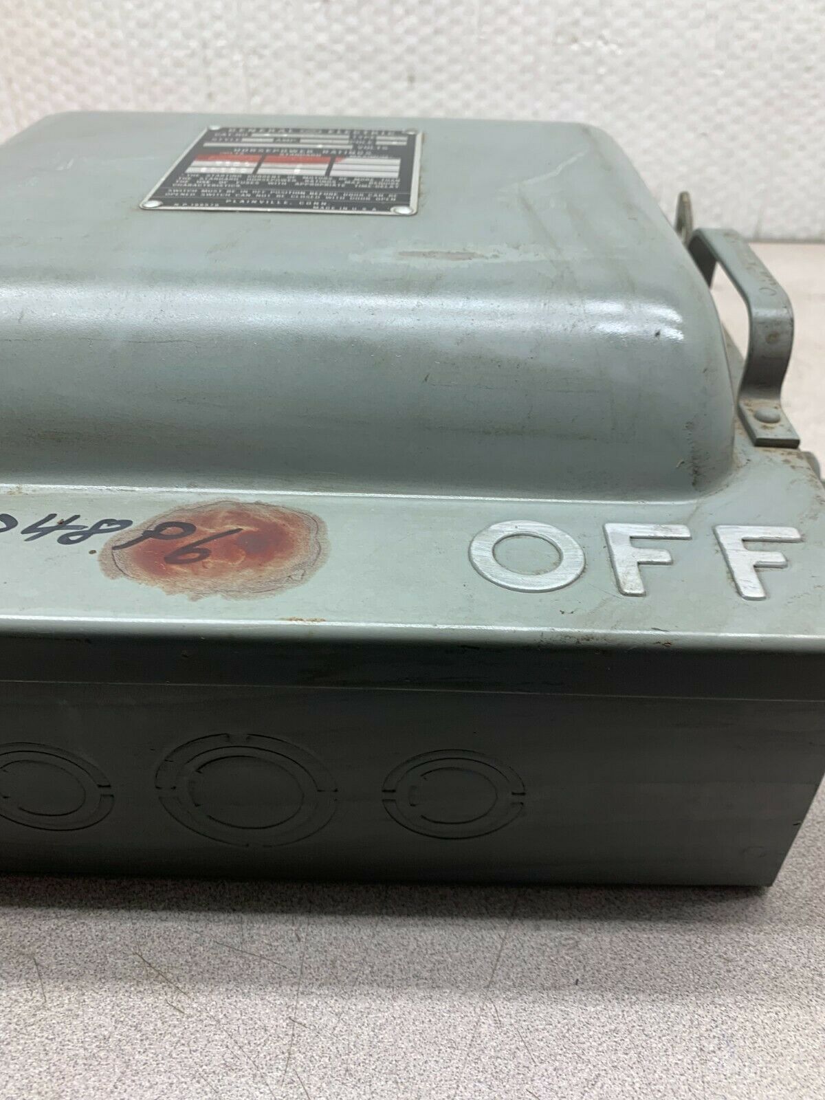 NEW NO BOX GENERAL ELECTRIC 2 POLE 60AMP 600V. DISCONNECT SWITCH TC36262