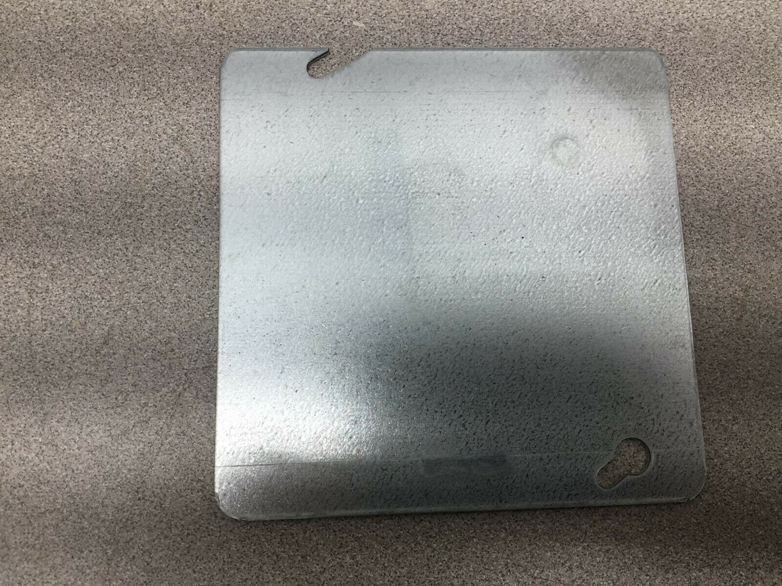 NEW IN BOX OF 50 THOMAS AND BETTS 4-11/16 SQUARE COVER 72C1