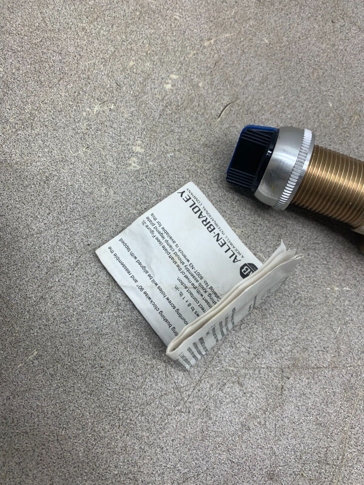 NEW IN BOX ALLEN-BRADLEY 2 POS. SELECTOR SWITCH 800H-HPC2KB6AAXX SERIES C