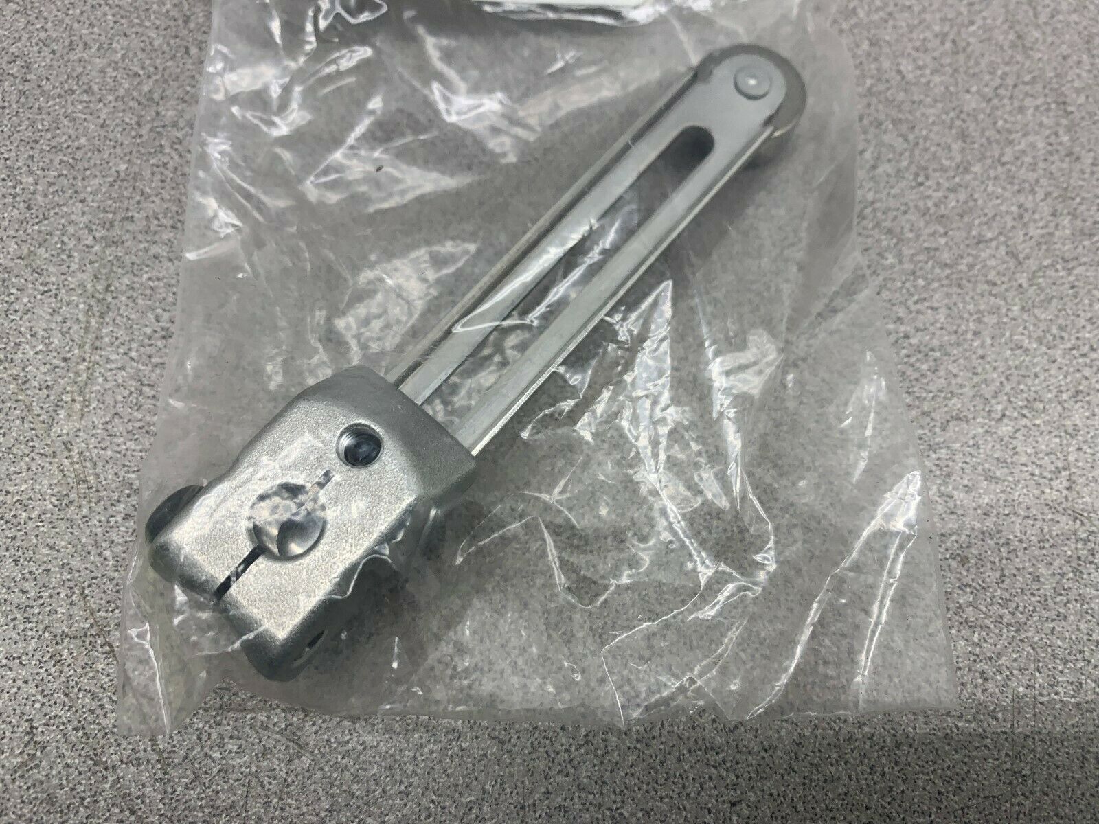NEW NO BOX CUTLER HAMMER PART 2CLZ9