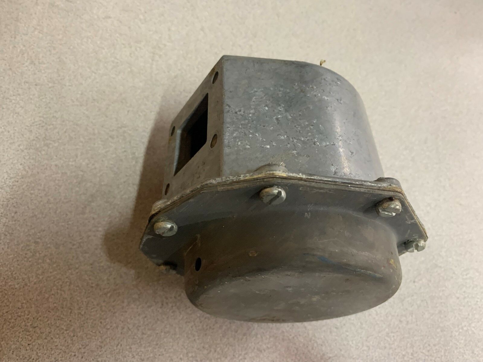 NEW NO BOX CATERPILLAR VALVE 9L-8996