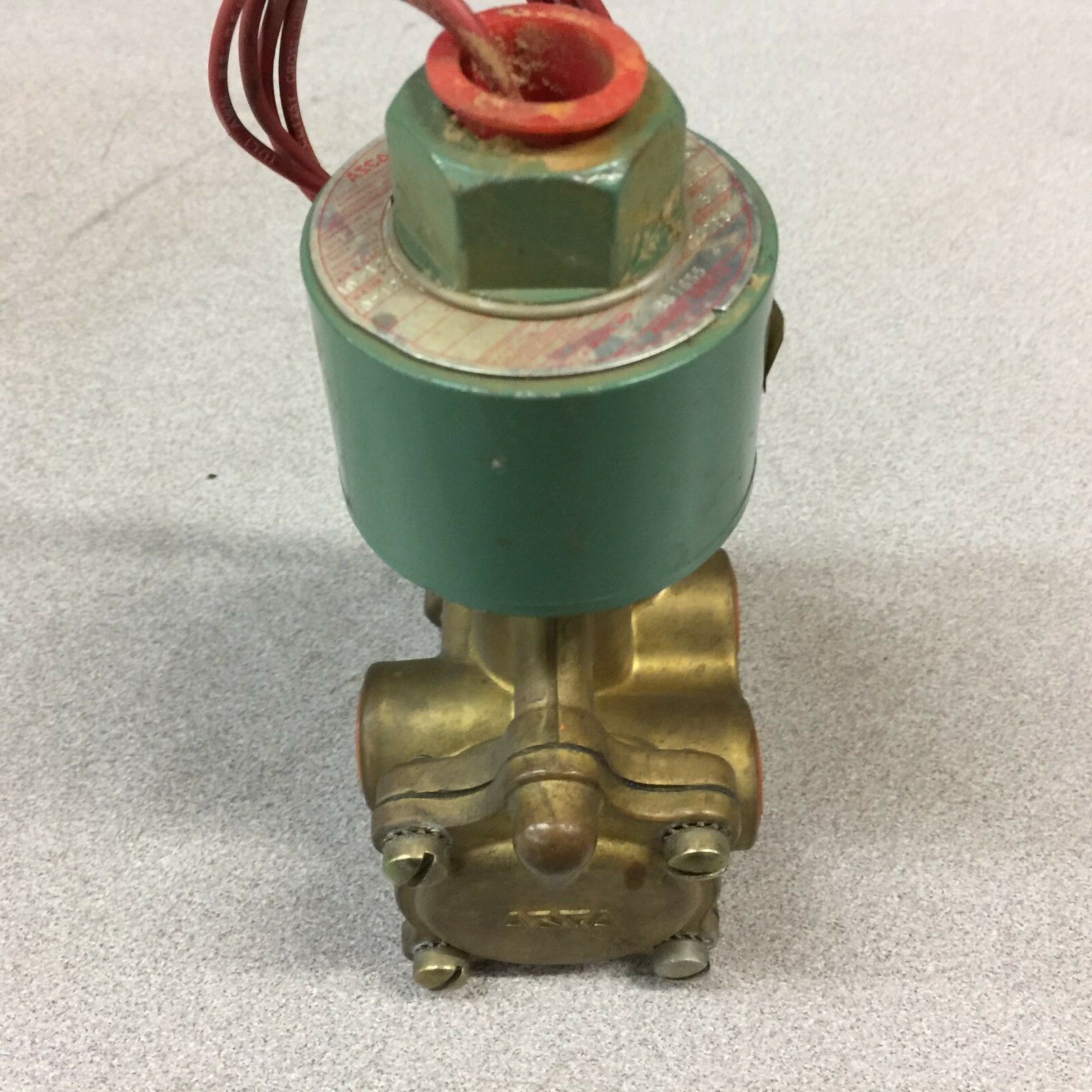 NEW NO BOX ASCO 3/8NPT 10-125PSI 120VAC SOLENOID VALVE 831655