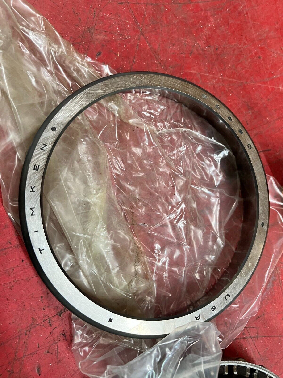 NEW IN BOX TIMKEN BEARING AND RACE 56650 56425