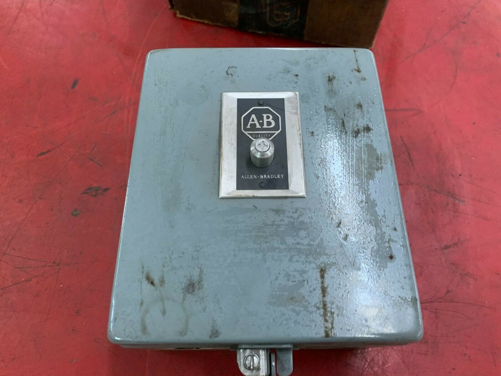 NEW ALLEN-BRADLEY SIZE 2 Motor Overload WITH Enclosure 815-CAV16 SERIES K