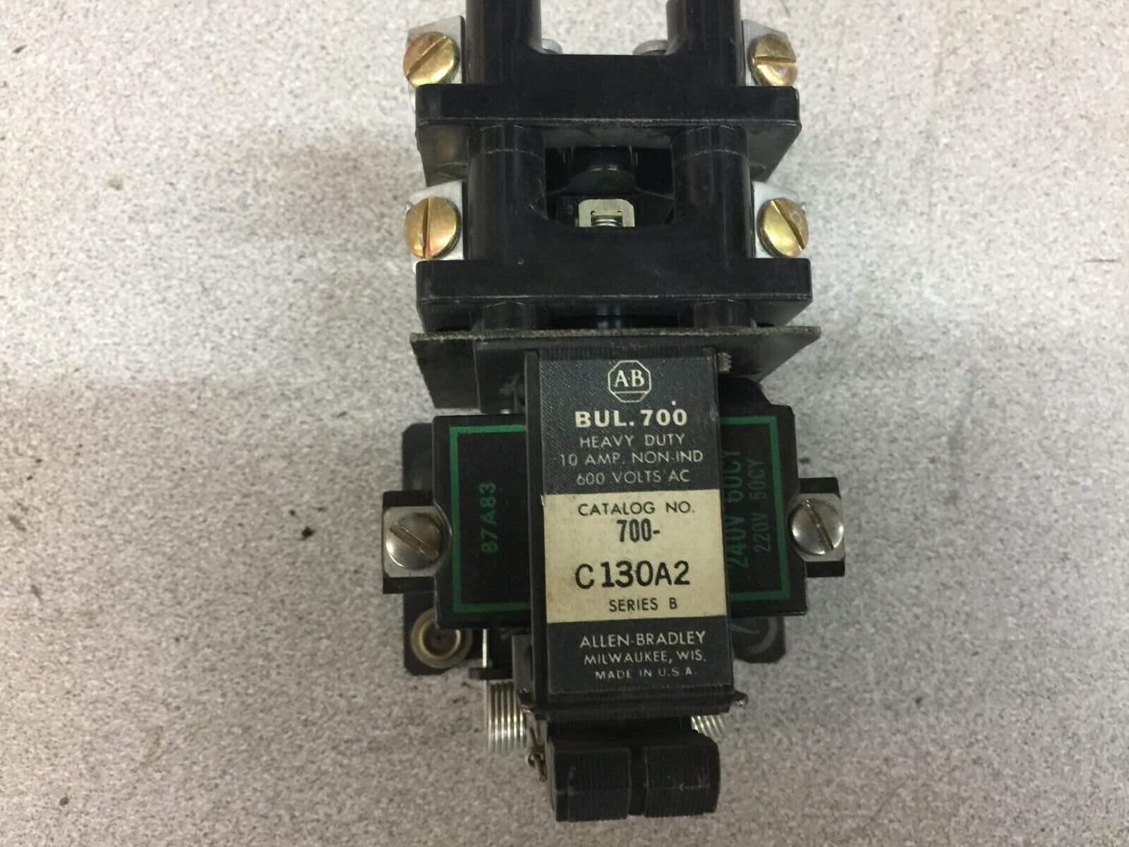 NEW NO BOX ALLEN BRADLEY 240VAC COIL 10 AMP CONTACTS 3 N/C 1 N/O RELAY 700-C130A