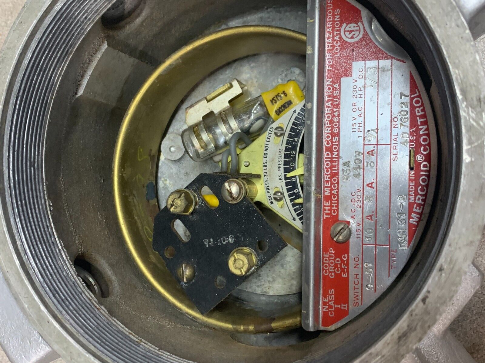 NEW NO BOX MERCOID PRESSURE CONTROL SWITCH DAH31-2