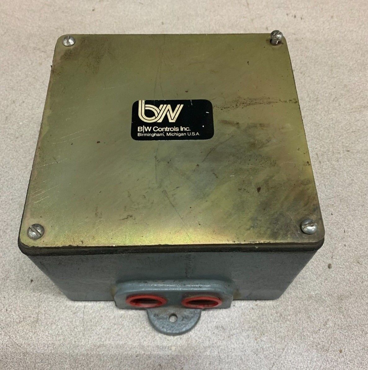 NEW NO BOX BW CONTROLS LIQUID LEVEL CONTROL RELAY TYPE 2LH WITH ENCLOSURE