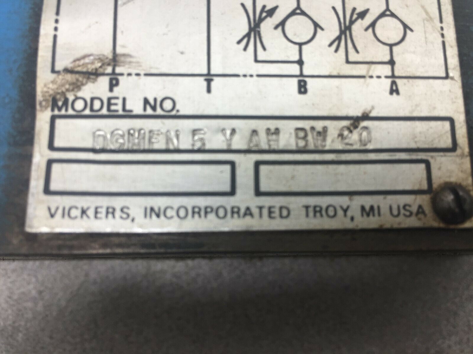 USED VICKERS FLOW CONTROL MODULE DGMFN-5-Y-AW-BW-20