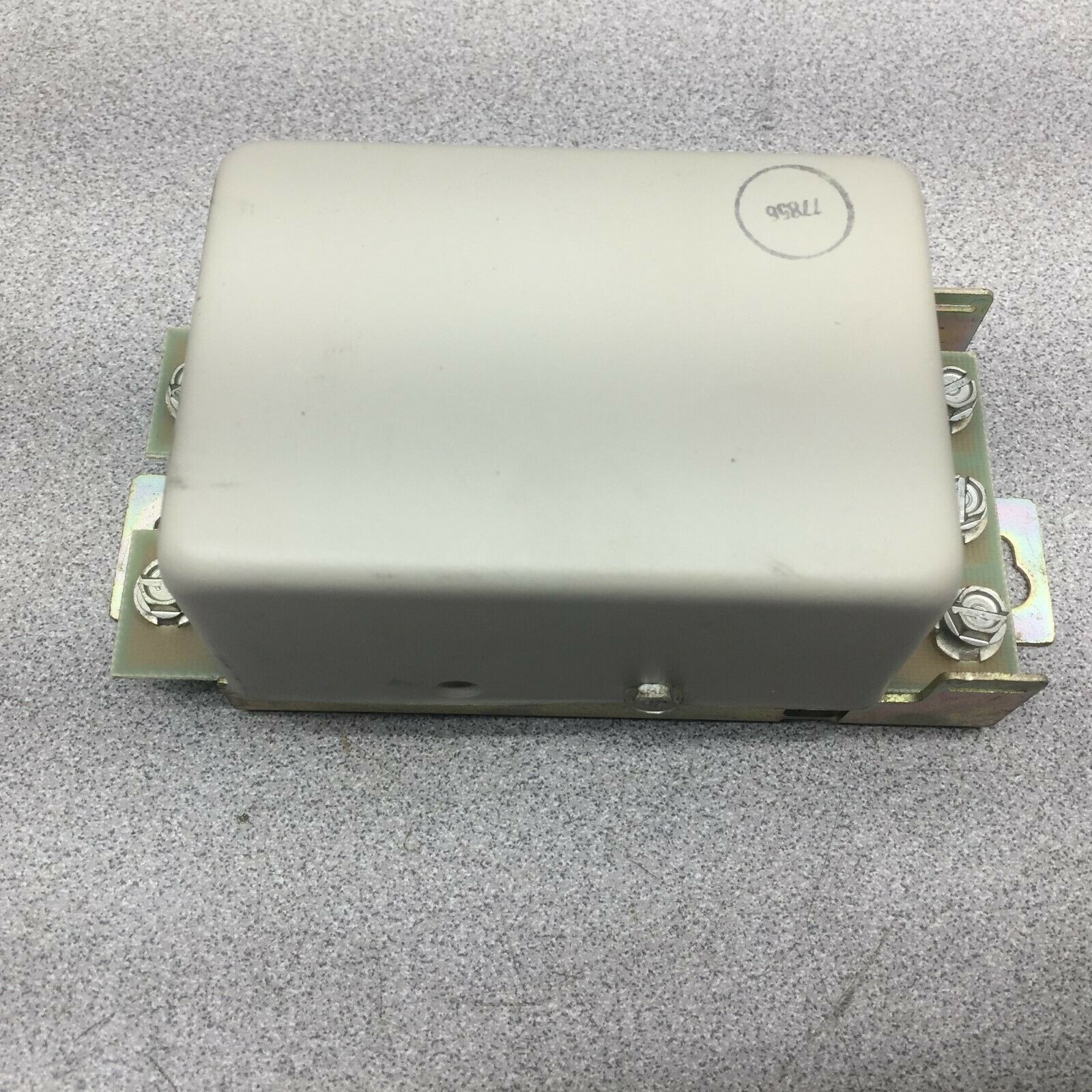 NEW IN BOX HONEYWELL CONSTANT VOLTATGE UNIT 30369755