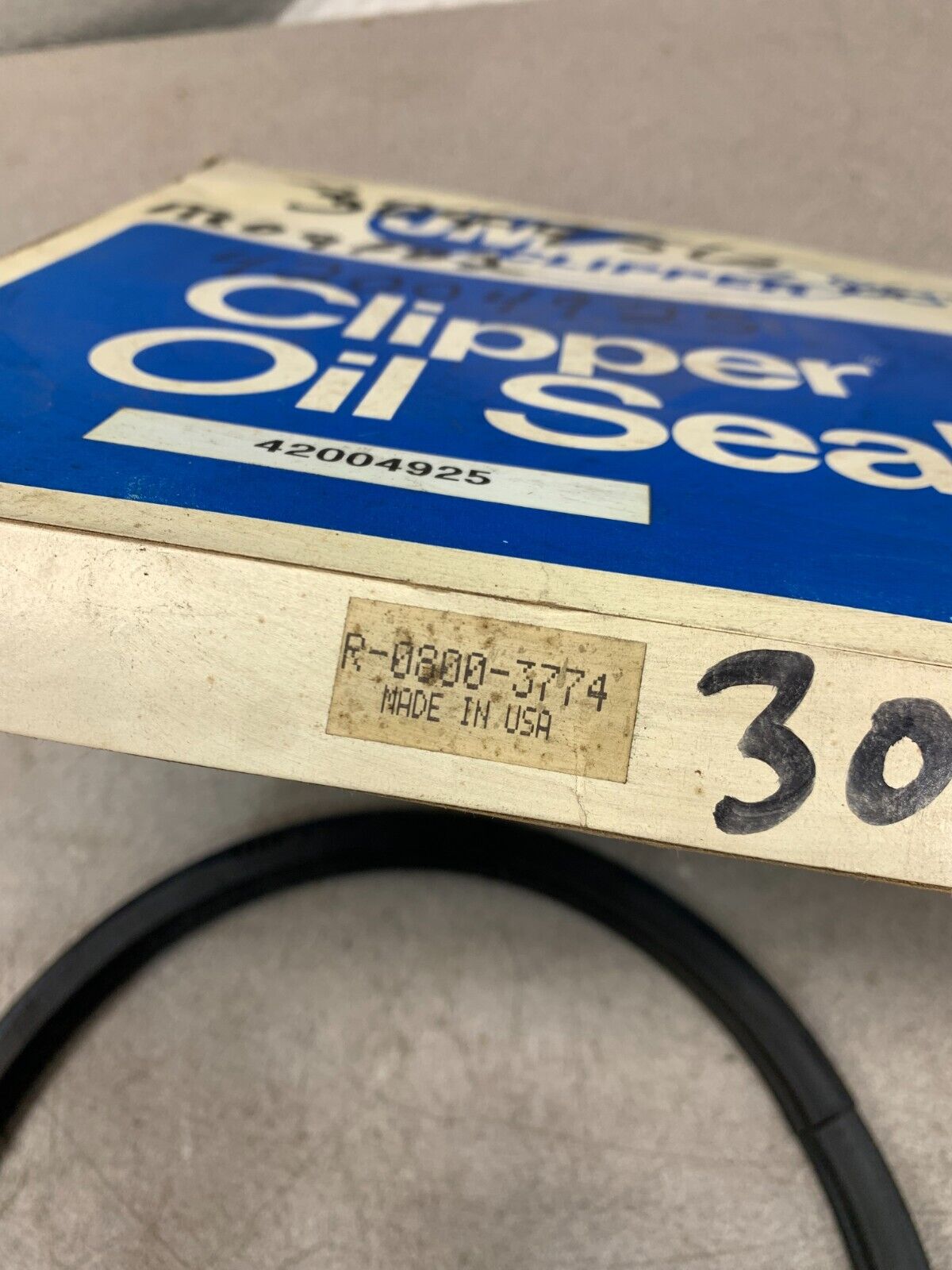 NEW IN BOX JM CLIPPER OIL SEAL R-0800-3774