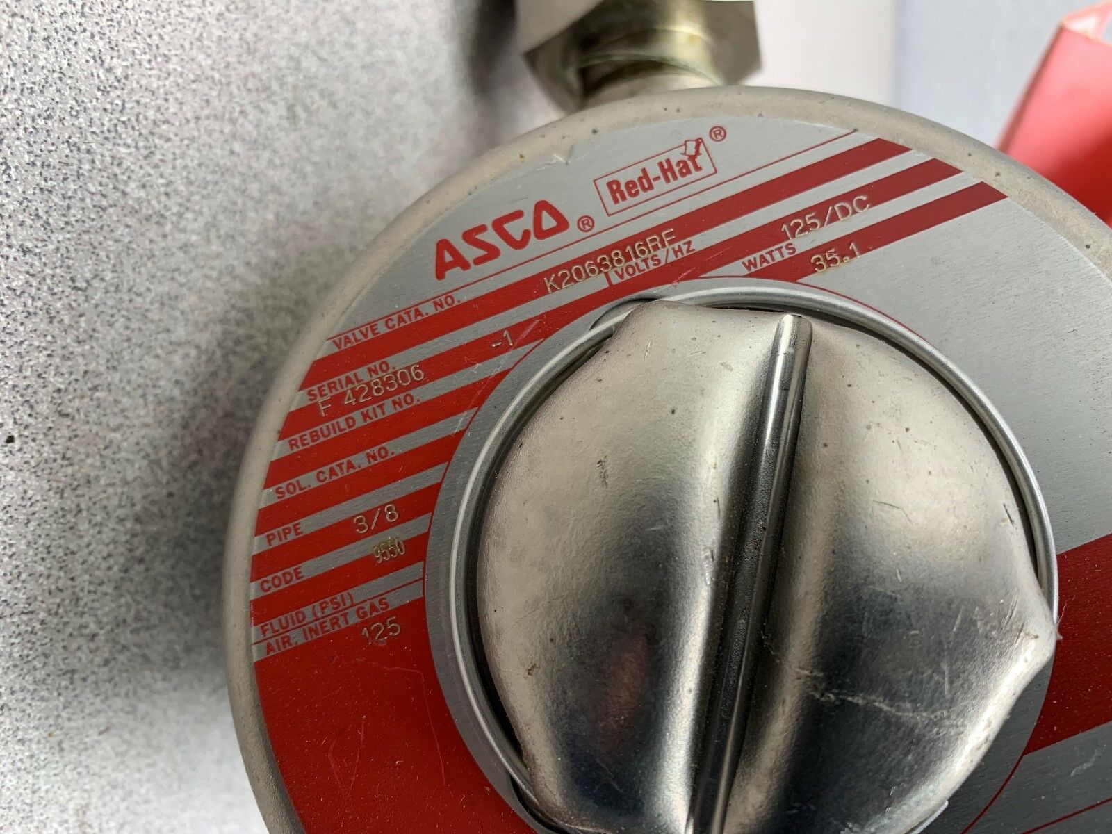 NEW ASCO RED HAT NUCLEAR SERIES 125VDC SOLENOID VALVE 3/8" PIPE SIZE K2063816RF