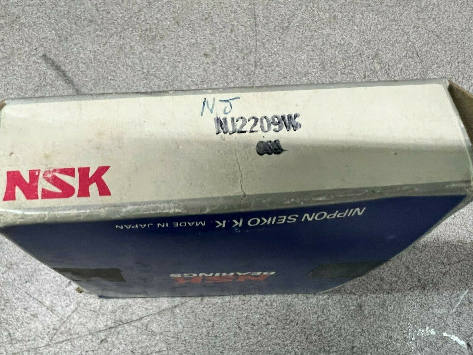 NEW IN BOX NSK 2209 NU2209 CYLINDRICAL ROLLER BEARING NJ2209W