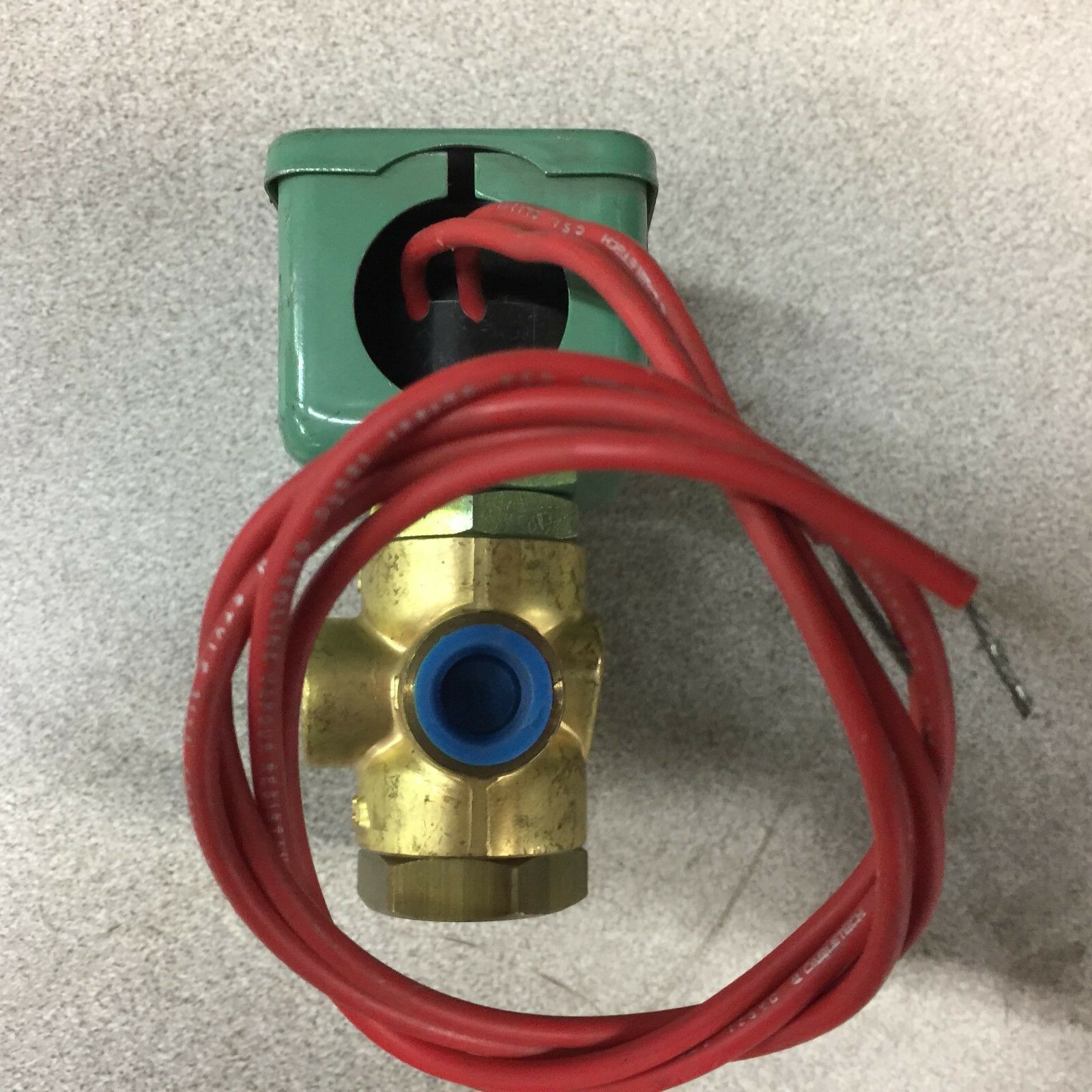 NEW NO BOX ASCO 1/4NPT 40PSI 120VAC SOLENOID VALVE 8320A85