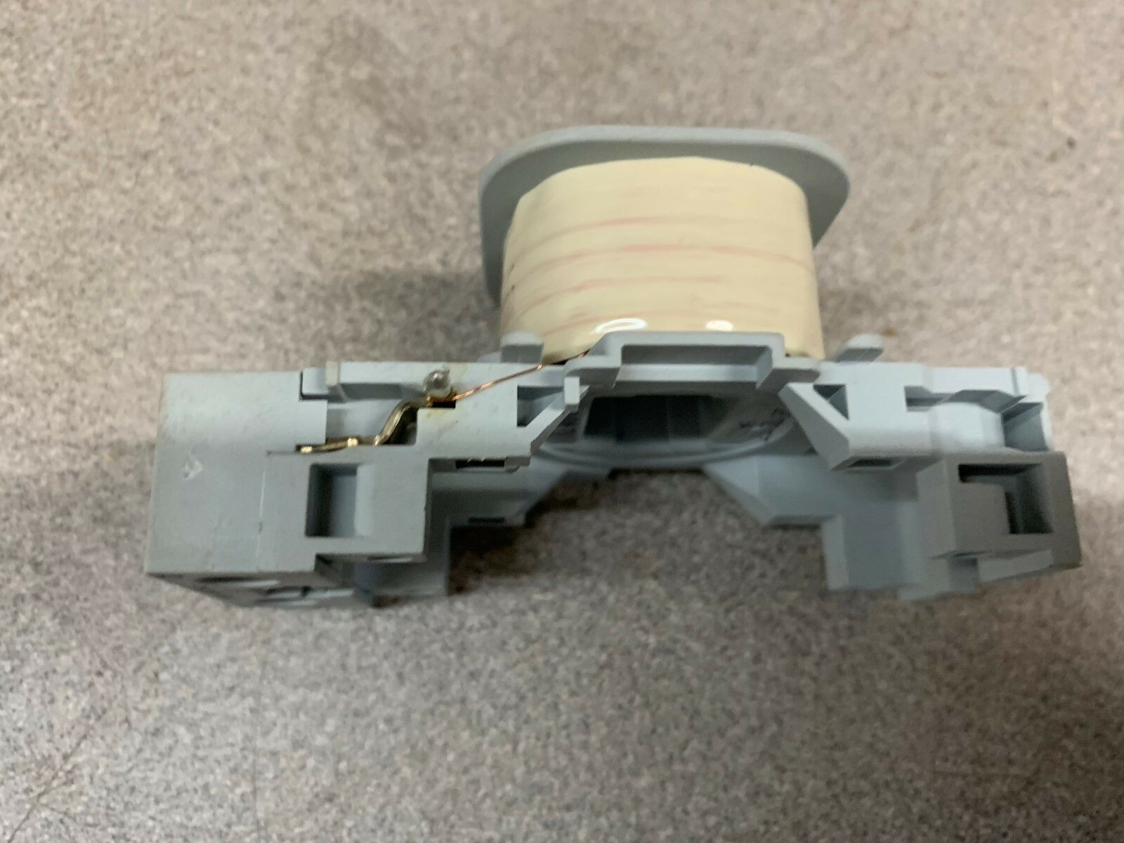 NEW NO BOX ALLEN BRADLEY CONTACTOR TC049