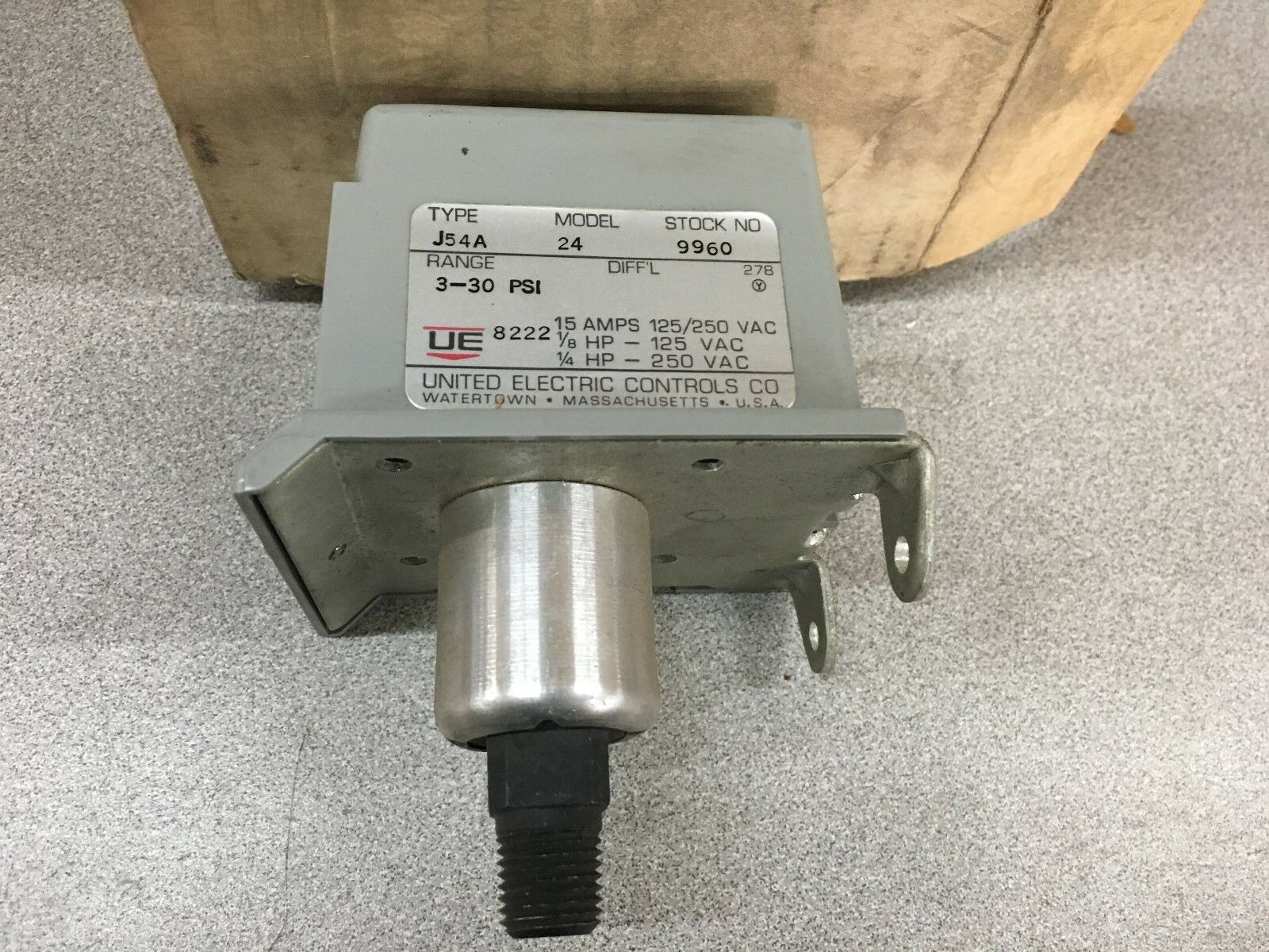 NEW IN BOX UNITED ELECTRIC PRESSURE SWITCH J54A 9960 24 R 3 TO 30 PSI 8222