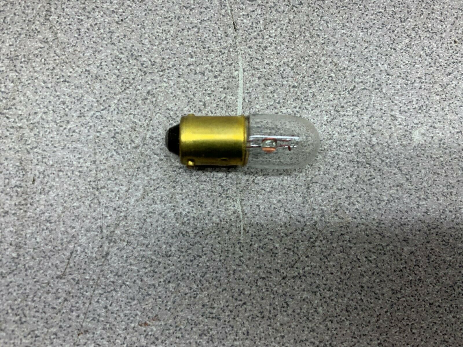 BOX OF 4 NEW IN BOX CEC BULB 1866