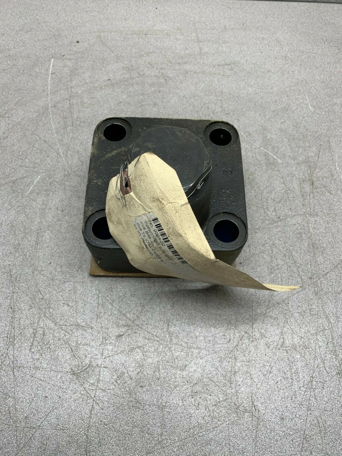 NEW NO BOX EATON VICKERS HYDRAULIC CHECK VALVE C5G 825 S17