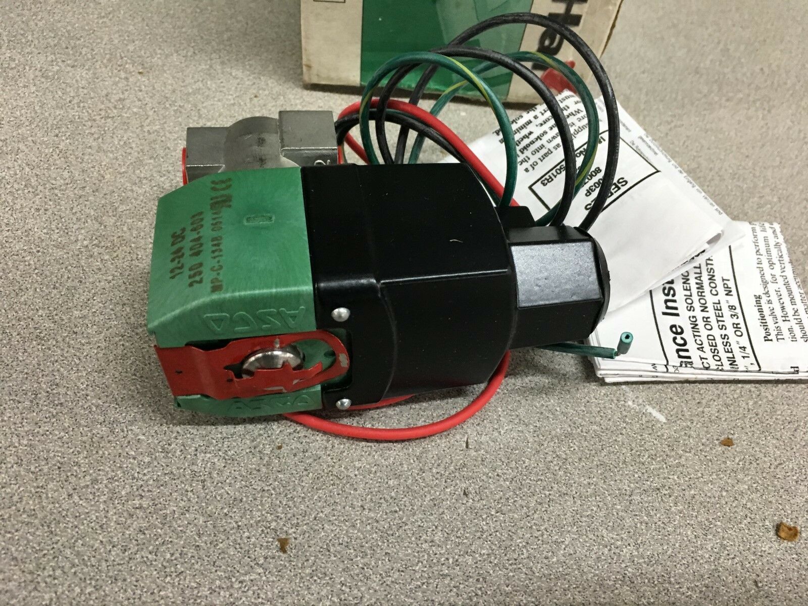 NEW IN BOX ASCO RED HAT SOLENOID VALVE 1/4" PIPE SIZE 8262P226